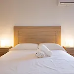 Charming 2 Bedroom Apartment At Triana Center By Oui Seville